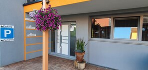 Reception - Apartments Akacijev Izvir (Miklavž na Dravskem Polju)