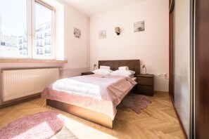 Deluxe-Apartment | Schreibtisch, Verdunkelungsvorhänge, Bügeleisen/Bügelbrett