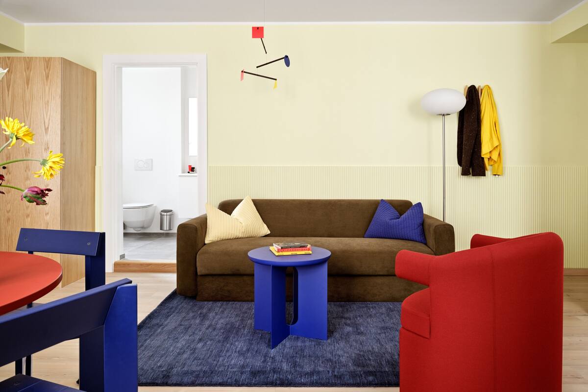 2 Bedroom Apartment for 6 | Oppholdsområde | En 43-tommers smart-TV med kabel-kanaler