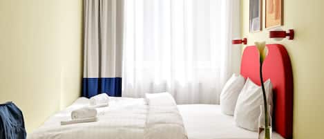 3 BR Hotel Apartment | 1 slaapkamer, hypoallergeen beddengoed, een bureau