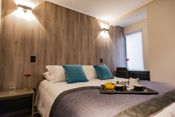 Standard Double Room, 1 Double Bed | Premium bedding, down comforters, minibar, in-room safe - Hotel H9 (Vina del Mar)