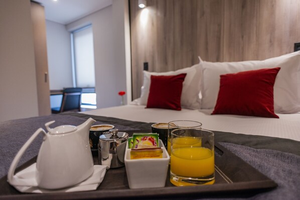 Free daily continental breakfast - Hotel H9 (Vina del Mar)