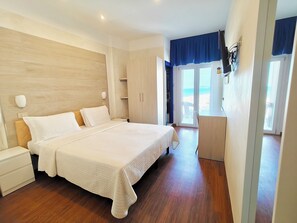 Double or Twin Room, Sea View | Desk, free WiFi, bed sheets - Hotel Diplomatic (Riccione)