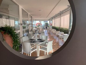 Free daily full breakfast