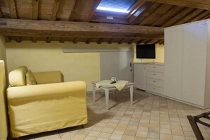 Habitación familiar doble | Caja fuerte, escritorio, cortinas opacas y sistema de insonorización