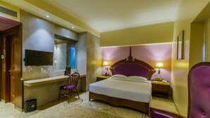 Quarto premium | Cofres nos quartos, quartos à prova de som, Wi-Fi de cortesia