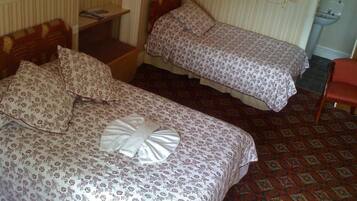 Family Double or Twin Room | Free WiFi