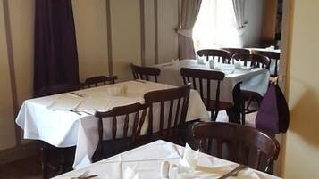 Free daily cooked-to-order breakfast