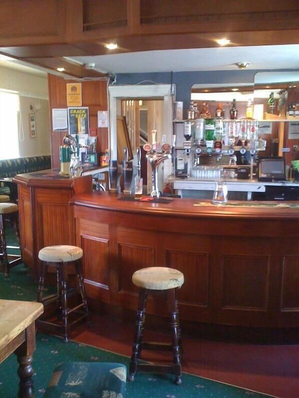 Bar (on property) - Crown Hotel and Bar (Castle Douglas)