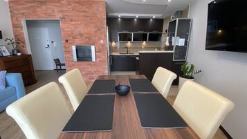 Comfort Apartment, 1 King Bed with Sofa bed, Courtyard View