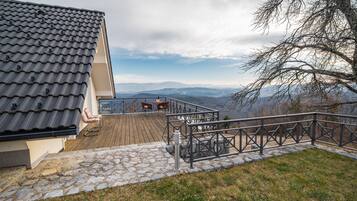 Luxury House | Terrace/patio