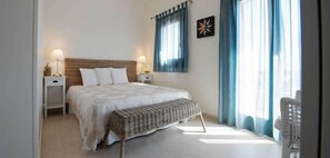 Superior Room, 1 Queen Bed, City View | Desk, free WiFi, bed sheets - B&B La Terra dei Mari (Pachino)