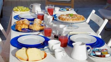 Daily continental breakfast for a fee