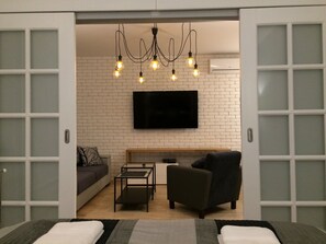 Deluxe Apartment, 1 King Bed with Sofa bed, River View | Premium bedding, individually decorated, desk, blackout curtains - Torun deLuxe (Torun)
