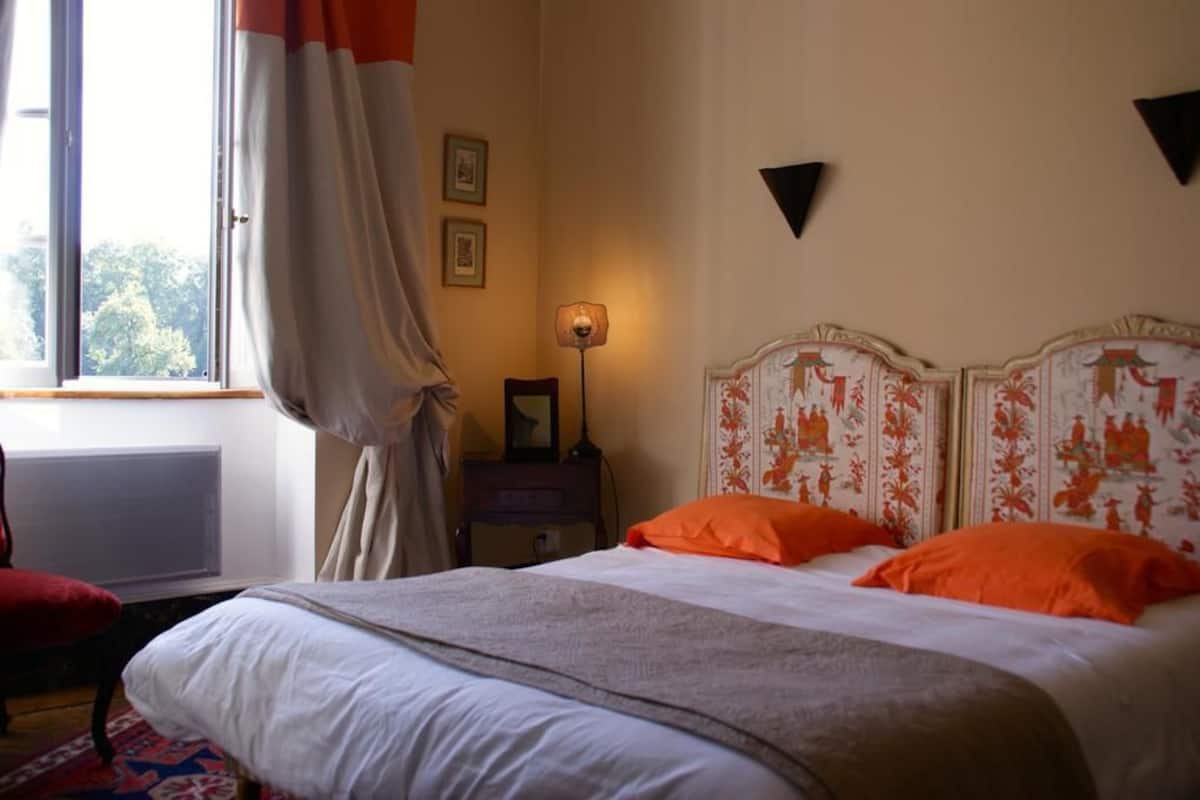 Double or Twin Room (Antenaise) | Individually decorated, individually furnished, blackout curtains