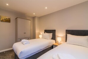 ルーム | アイロン / アイロン台、WiFi (無料)、ベッドシーツ