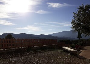 Chambre avec lits jumeaux, vue montagne | Vue de la chambre