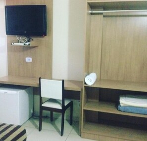 Minibar, skrivbord, strykjärn/strykbräda och gratis wi-fi