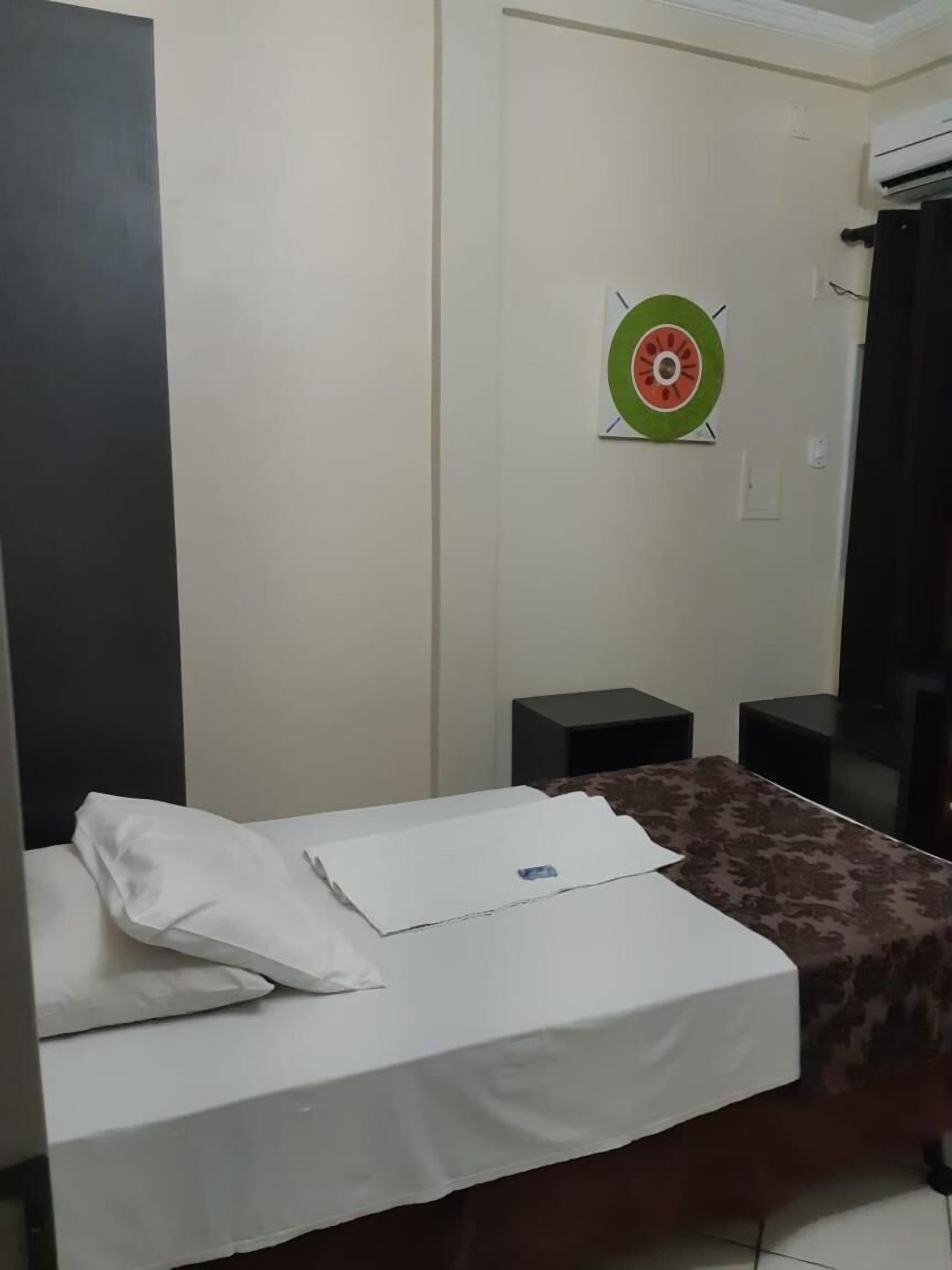 minibar, desk, iron/ironing board, free wifi