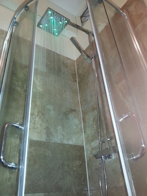 Ground Floor Compact Spa City Explorer | Bathroom shower
