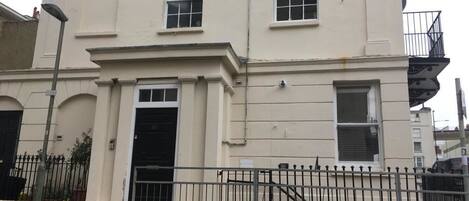 Entrée de l’hébergement