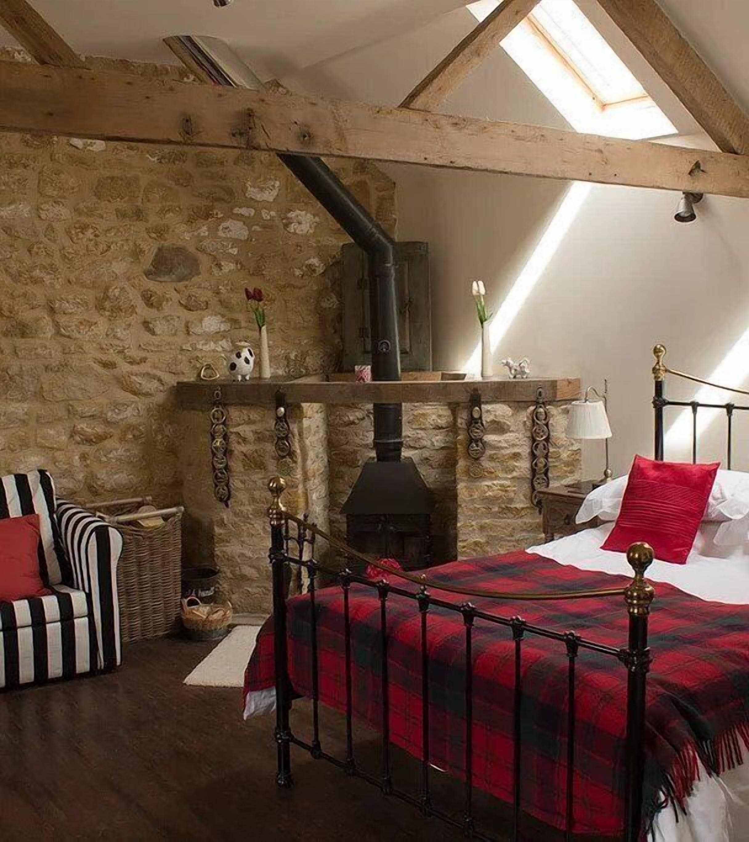 Double Room, 1 Double Bed, Non Smoking (The Snug) | Free WiFi, bed sheets