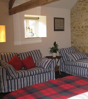 더블룸, 더블침대 1개, 금연 (The Snug) | 거실 공간 | 평면 TV