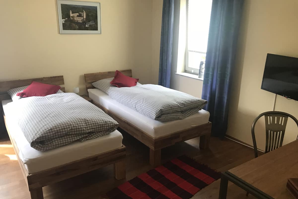 Tweepersoonskamer, 1 tweepersoonsbed, uitzicht op tuin (incl. end cleaning fee €35) | Geluiddichte muren, gratis wifi