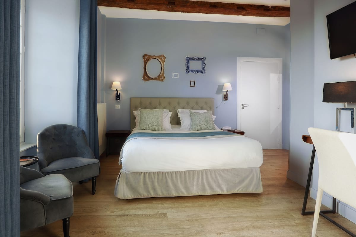 comfort double room | minibar, in-room safe, individually decorated, individually furnished