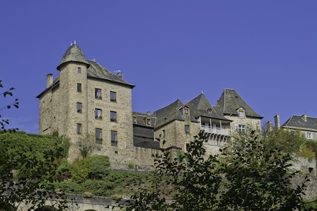Fachada de la propiedad. Hôtel Joyet de Maubec