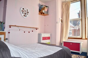 4 Schlafzimmer, Bügeleisen/Bügelbrett, kostenloses WLAN