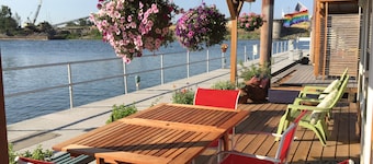 Peaceful Retreat on the Columbia in the Heart of the Portland Vancouver Area