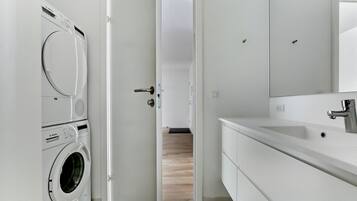 Apartment, 3 Bedrooms | Room amenity