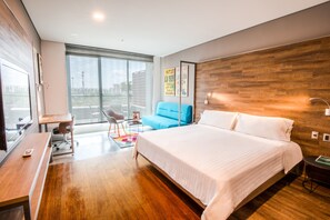 Premium bedding, memory-foam beds, minibar, in-room safe - Hotel Spirito by Spiwak (Cali)