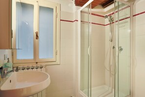 Apartment, 1 Bedroom | Bathroom - San Zanobi apartment (Florence)