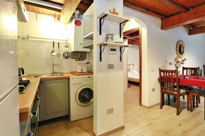 Apartment, 1 Bedroom | Private kitchen - San Zanobi apartment (Florence)