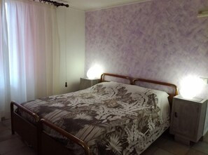 Desk, blackout curtains, free WiFi, bed sheets