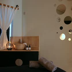 Couples treatment room(s), body treatments, aromatherapy