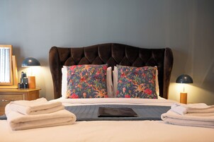 Executive Double Room (not dog friendly) | Roupas de cama premium, frigobar, escrivaninha