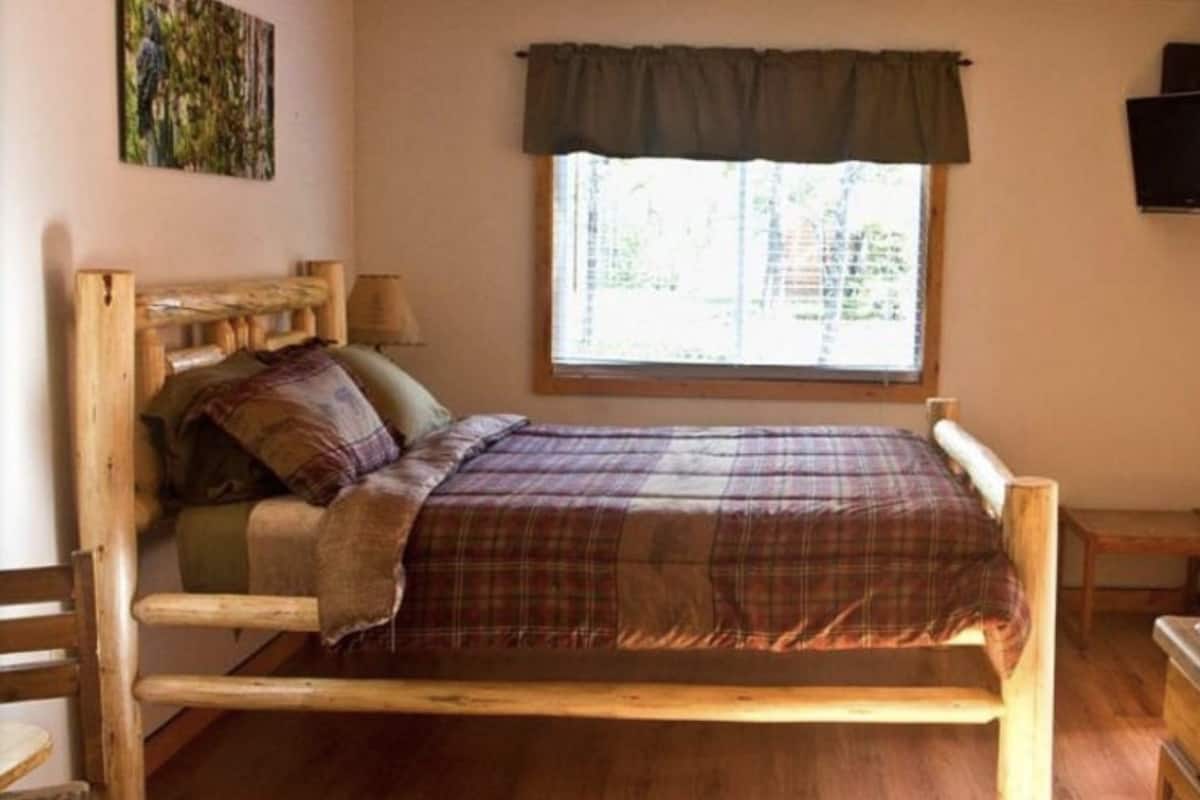 1 bedroom, individually furnished, blackout curtains, soundproofing