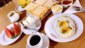 Sudah termasuk sarapan ala Inggris setiap hari