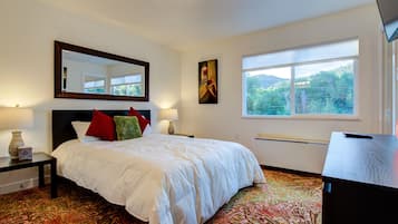 Studio West | Egyptian cotton sheets, premium bedding, down comforters, pillowtop beds