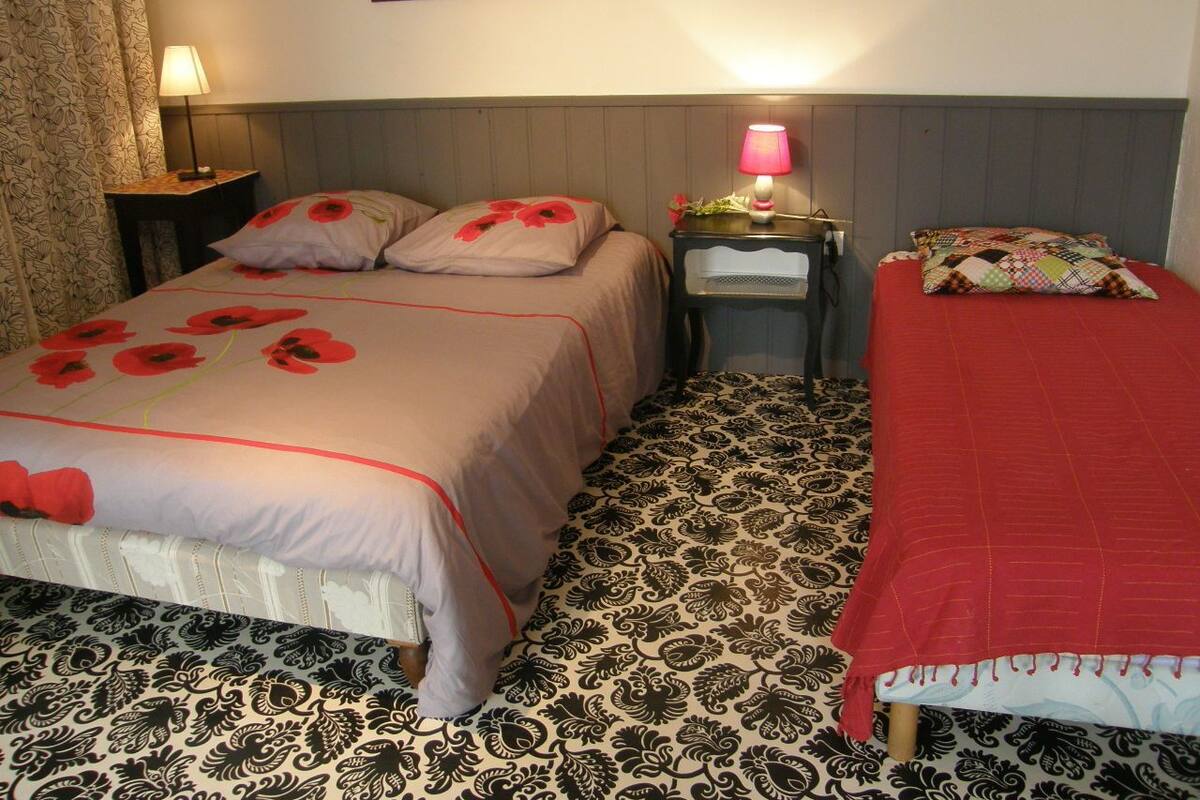 Individually decorated, individually furnished, free cots/infant beds