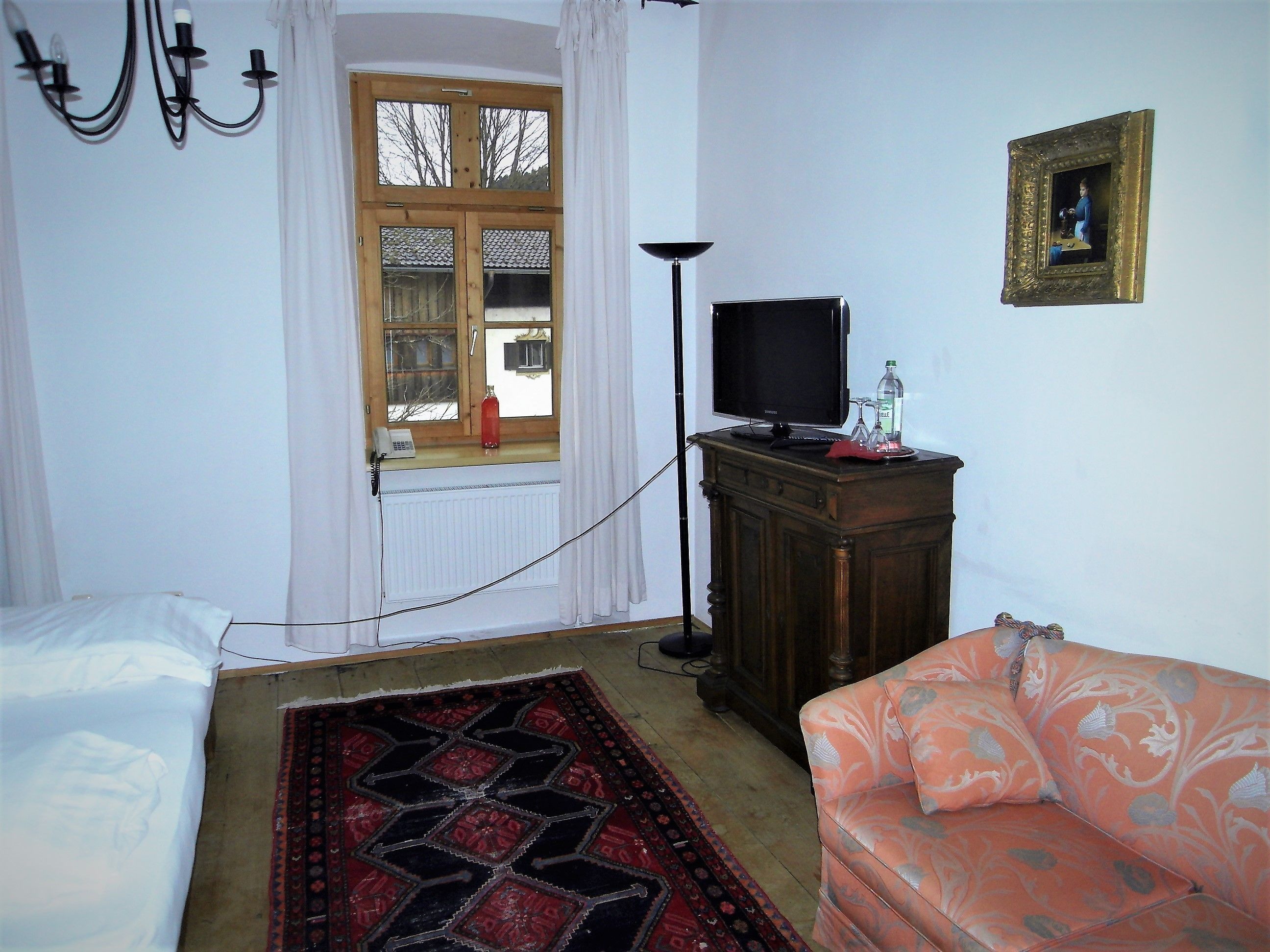 individually furnished, free wifi, bed sheets