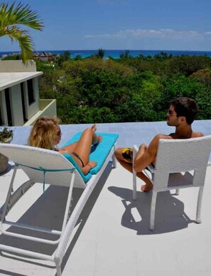 Sun deck