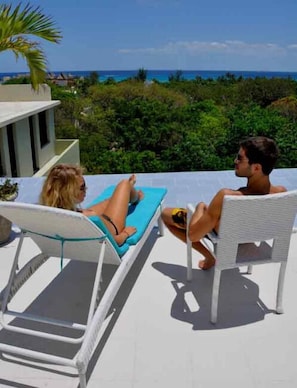 Sun deck