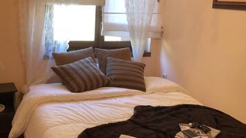 Apartment | Schreibtisch, schallisolierte Zimmer, Bügeleisen/Bügelbrett