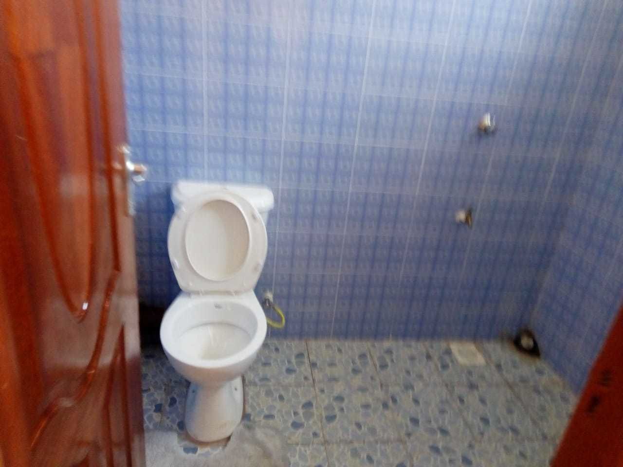 comfort apartment | bathroom | shower, free toiletries, towels