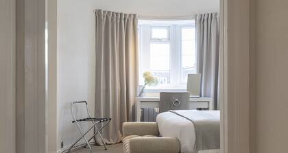 Imperial Suite in Swiss Cottage