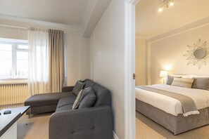 Apartment, 1 Doppelbett und Schlafsofa | Bügeleisen/Bügelbrett, kostenloses WLAN